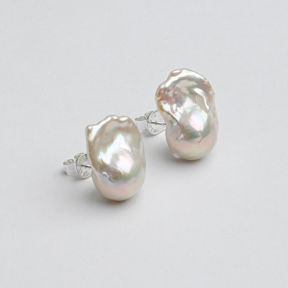 How to Wear Large Baroque Pearl Earrings | Linjora