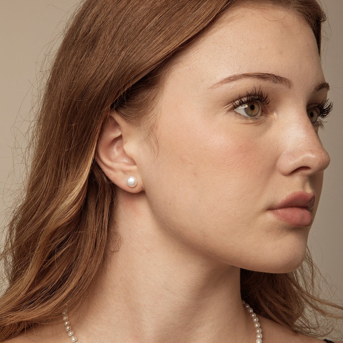Model wearing  White Baroque Pearl Stud Earrings,handcrafted crystal pearl jewelry,925 sterling silver,minimalist luxury gift for women
